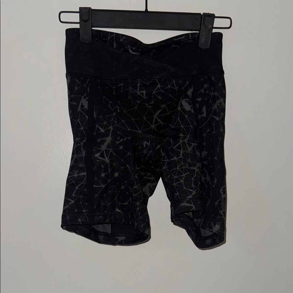 Lululemon Athletica Black Geometric Padded Bike Shorts